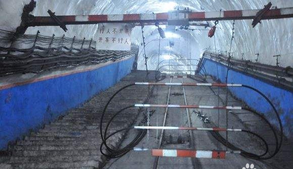 跑車防護(hù)裝置